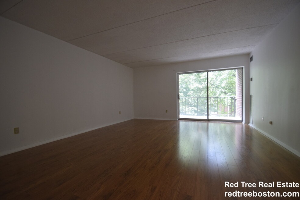 50-56 Broadlawn Park unit 3, Chestnut Hill, MA 02467 - photo 1