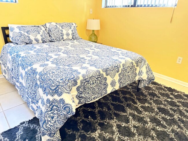 737 SE 4th Ave unit ID1359109P, Gainesville, FL 32601 - photo 4