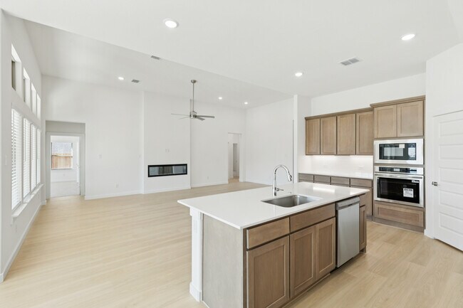 3502 J B Thomas Dr, Farmersville, TX 75442 - photo 5