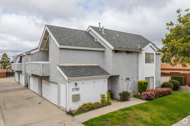 Many Oak View residents rent their homes.