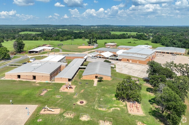 Lapoynor High School provides an exemplary education for their students.