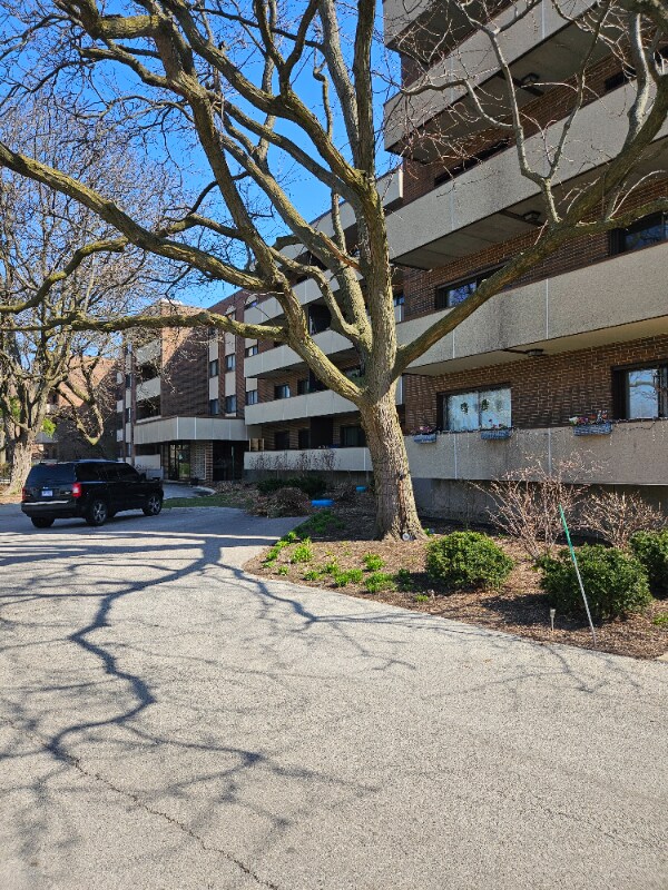9242 Gross Point Rd Unit 311, Skokie, IL 60077
