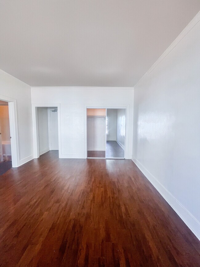 2819 Leeward Ave, Los Angeles, CA 90005
