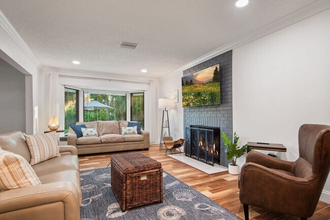 612 Montezuma Dr unit ID1284308P, Bradenton, FL 34209 - photo 6