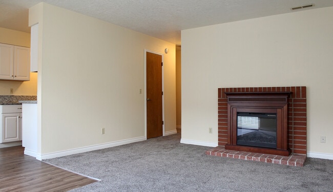 3805-3805 SE Cesar Estrada Chavez Blvd unit 3805 - 09, Portland, OR 97202 - photo 3