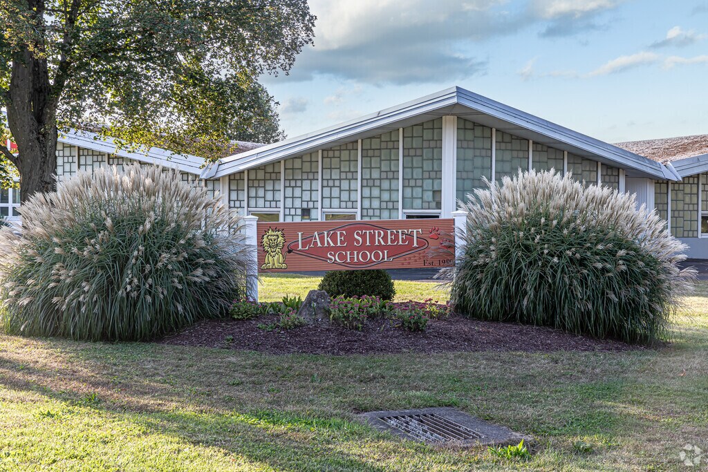 Lake Street School is a smaller elementary in Vernon with only about 200 students in K through 5