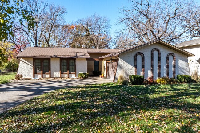 Some 1 story homes in South Topeka were built in the 1960s.