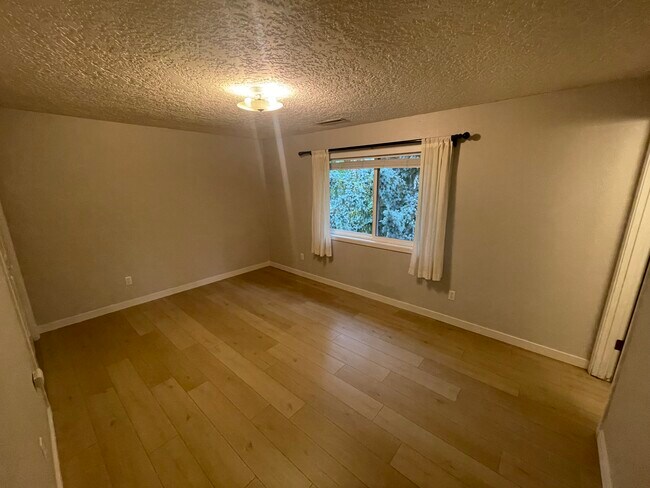 3228 SW Dolph Ct, Portland, OR 97219 - photo 4