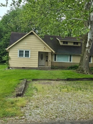 712 S Brittain Ave Unit 2, Muncie, IN 47303