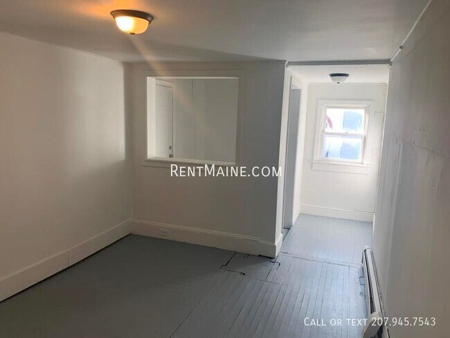 97 Center St unit 1, Bangor, ME 04401 - photo 4