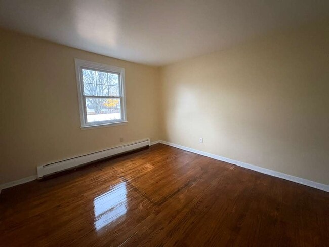 880 First Ave unit 4, West Haven, CT 06516 - photo 4