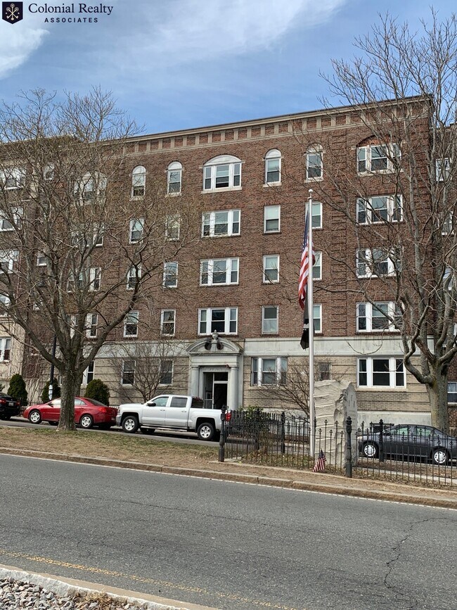 1623 Commonwealth Ave Unit 33, Boston, MA 02135