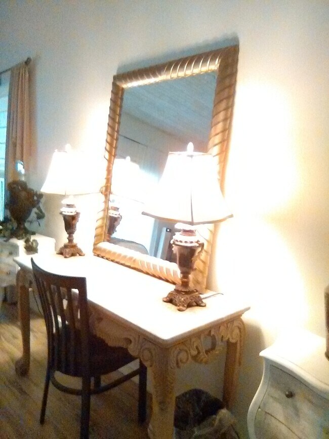 DESK AREA