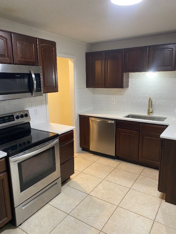 6802 N Flora Ave, Kansas City, MO 64118 - photo 5