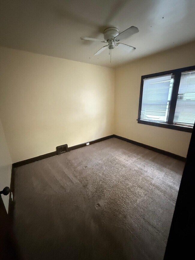 11317 Nelson Ave unit Downstairs, Cleveland, OH 44105 - photo 6