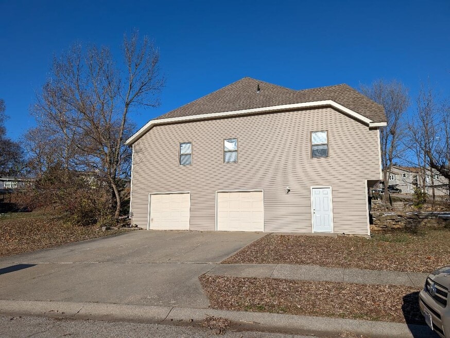 6601 NW 70th St, Kansas City, MO 64151 - photo 1