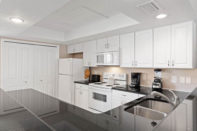 314 SW 3rd Place unit 4, Cape Coral, FL 33991 - photo 4