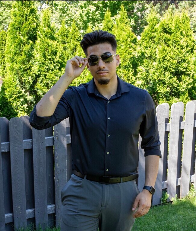Agent Photo