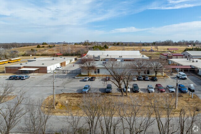 Allen-Bowden provides education in the neighborhood of Sandsprings. .