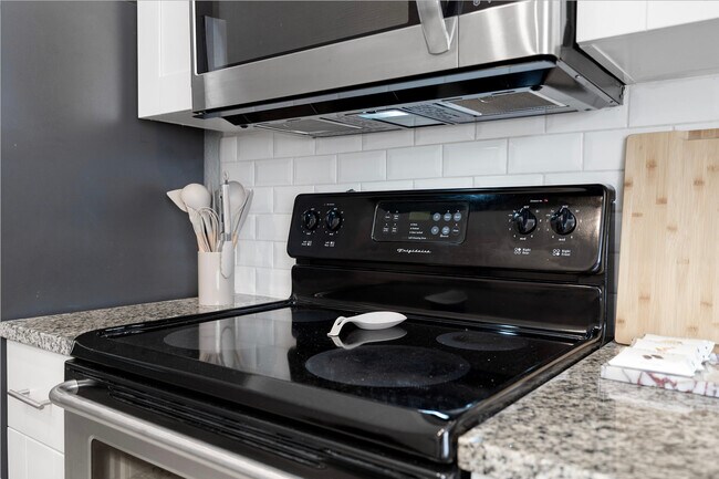 BC Tampa, Tampa, FL 33609 - photo 7