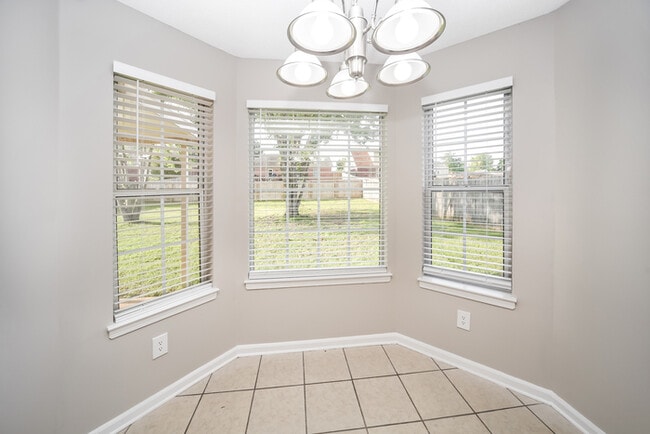 4188 Ravenwood Dr N, Horn Lake, MS 38637 - photo 5