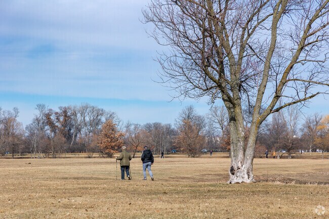 Schorsch Forest View residents can enjoy walks through Schiller Woods.