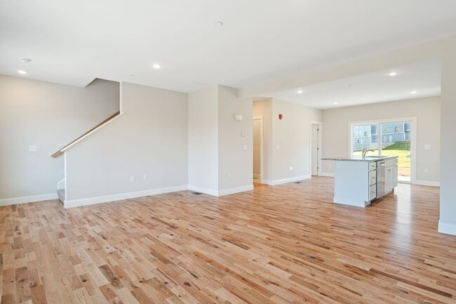 Half Peak Ledges, Rochester, NH 03839 - photo 4