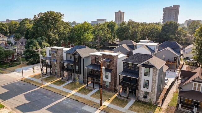 319 S Florence Ave unit A, Springfield, MO 65806 - photo 2