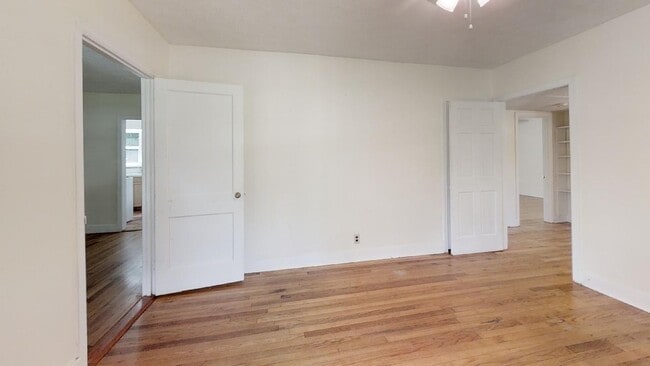 916 Lakeview Dr, Auburn, AL 36830 - photo 4