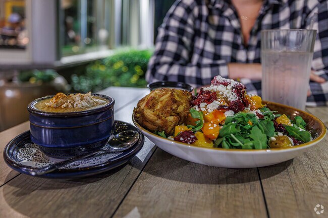 Leelyn's next to Fairway Hills has a world class 7oz crab cake, made with no filler.