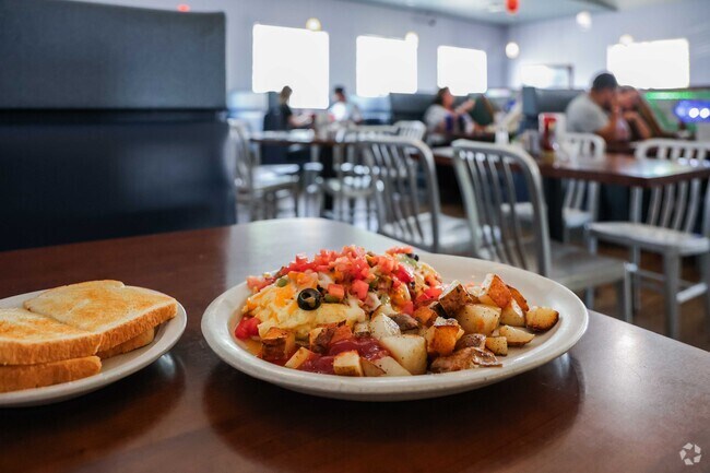 Spicers offers delicious diner style food in Cedar Hills.