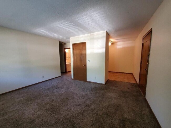 JK Sully1075, Des Moines, IA 50311 - photo 5