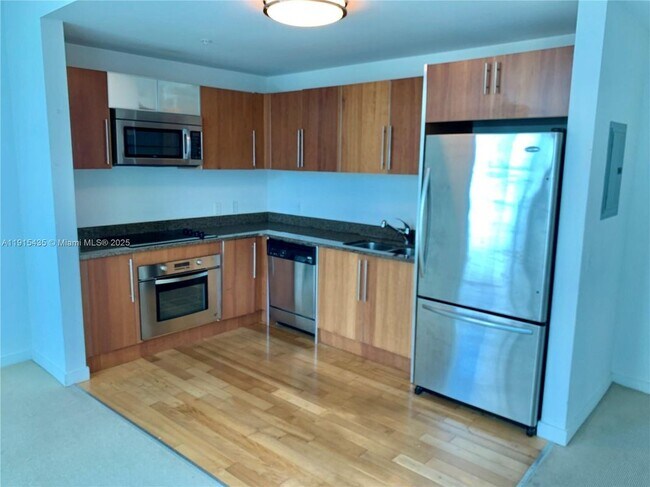 Met One, Miami, FL 33131 - photo 3