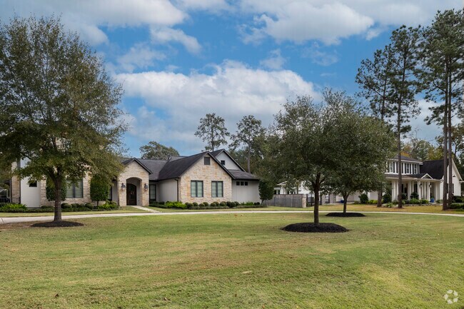There are many unique home styles in the subdivisions throughout Pinehurst.