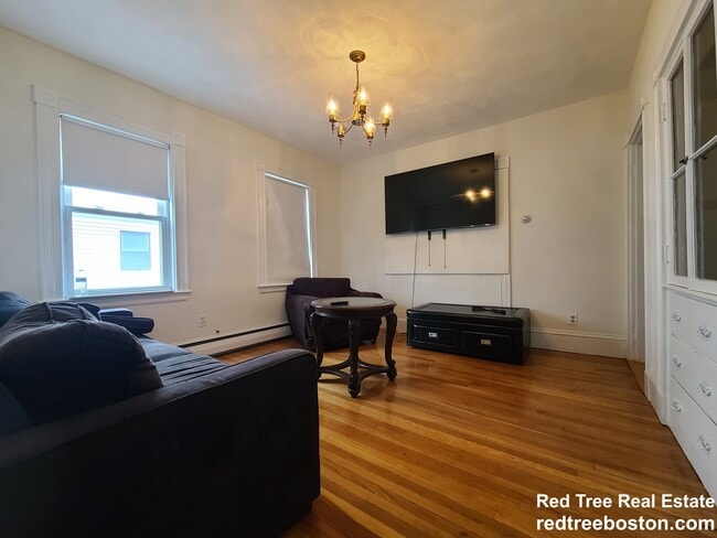 5 Aldie St unit 3-bed 1bathU1 Allsto, Boston, MA 02134 - photo 6