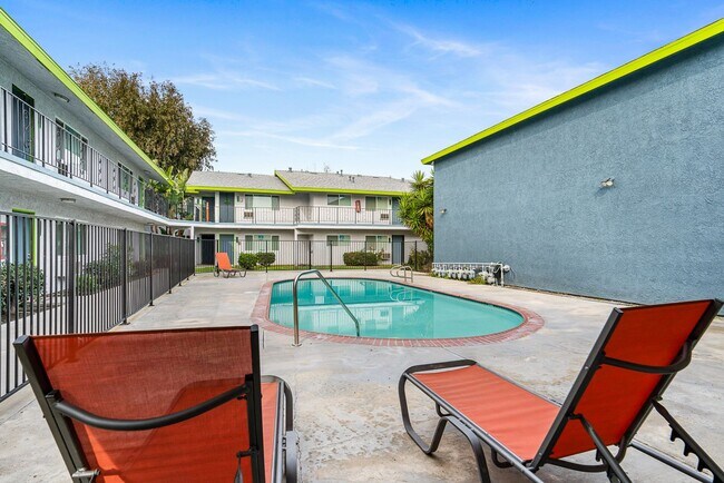 the HIVE @ Ackerfield (5565 Ackerfield), Long Beach, CA 90805 - photo 2