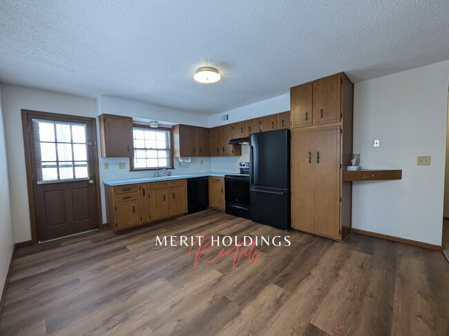 1421 S Haden Ct, Independence, MO 64050 - photo 6