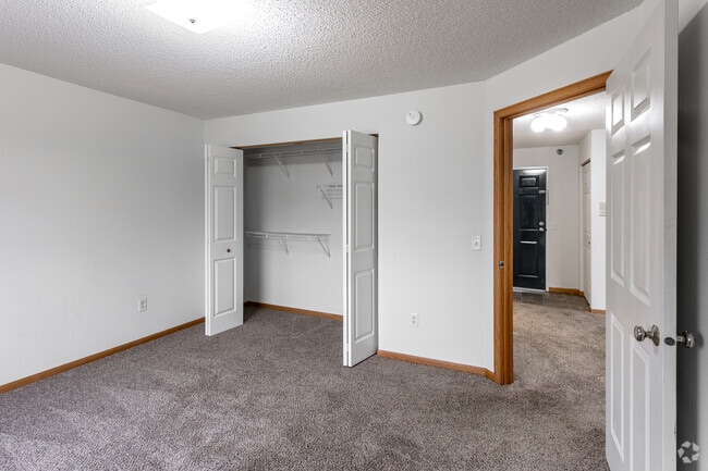 1BR, 1BA - 700SF - Bedroom