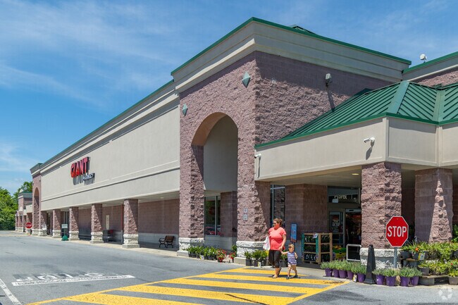 Shoppers of Upper Allen Township can head to Giant, which is conveniently located in the area.