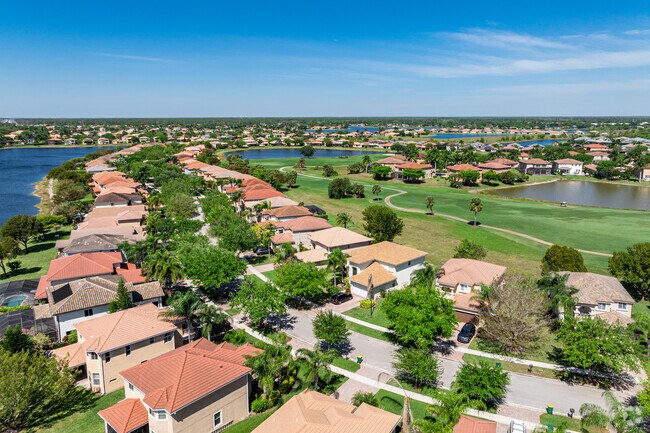 Rural Estates has several gated communities built around golf courses.