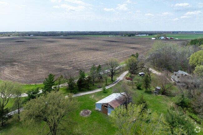 The majority of Onion Creek is idyllic farmland with small homesteads throughout.