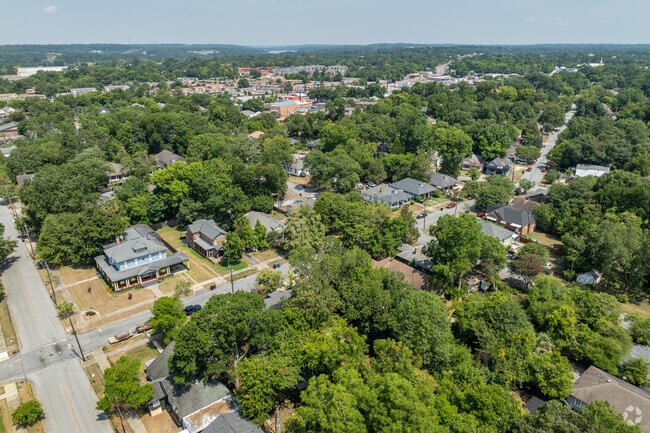 Waverly Terrace is filled with trees giving plenty of coverage and shade.