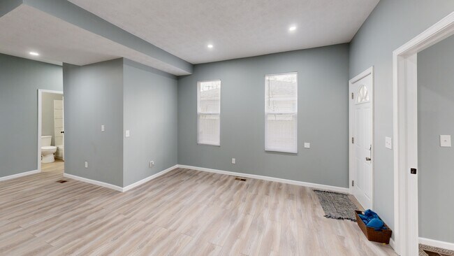 1032 Seymour Ave, Columbus, OH 43206 - photo 2