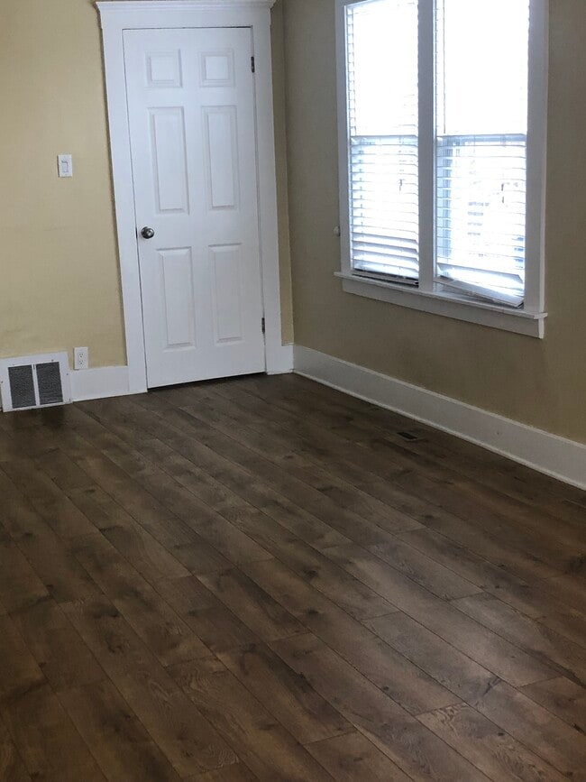 3881 Holbrook St, HamtraMcK, MI 48212 - photo 5