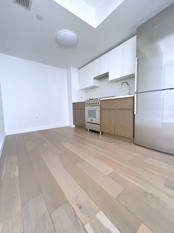 107 Columbia Heights unit 4L, Brooklyn, NY 11201 - photo 2