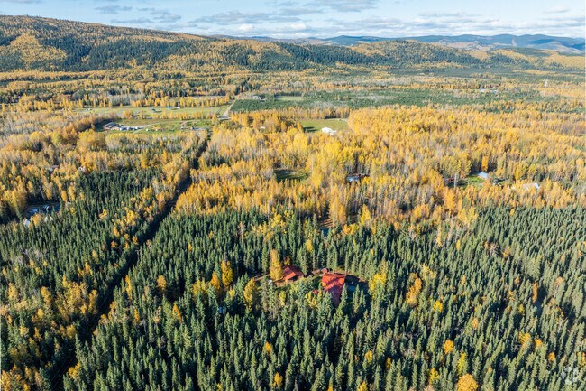 Pleasant Valley has a mixture of homes within the pristine Alaskan landscape.