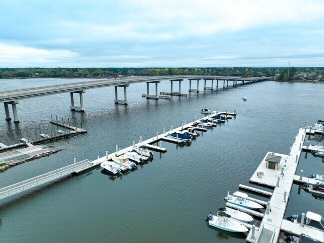 Wando River runs along the border of the town and offers marina services.