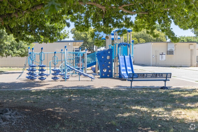 The student to teacher ratio at April Lane Elementary is 22 to 1.