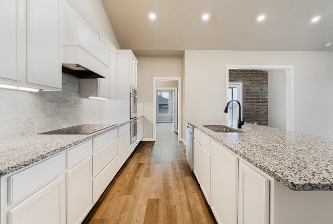 1206 E 30th St, Wolfforth, TX 79382 - photo 6