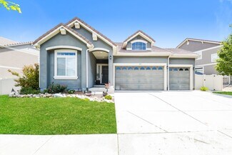 3485 Maplewood Ln, Johnstown, CO 80534